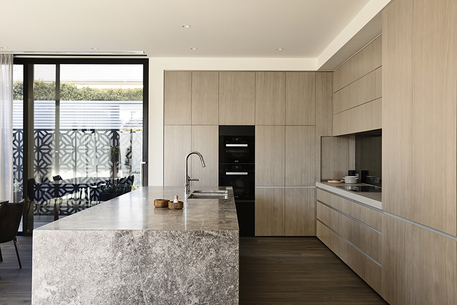 Bolton Avenue, Hampton